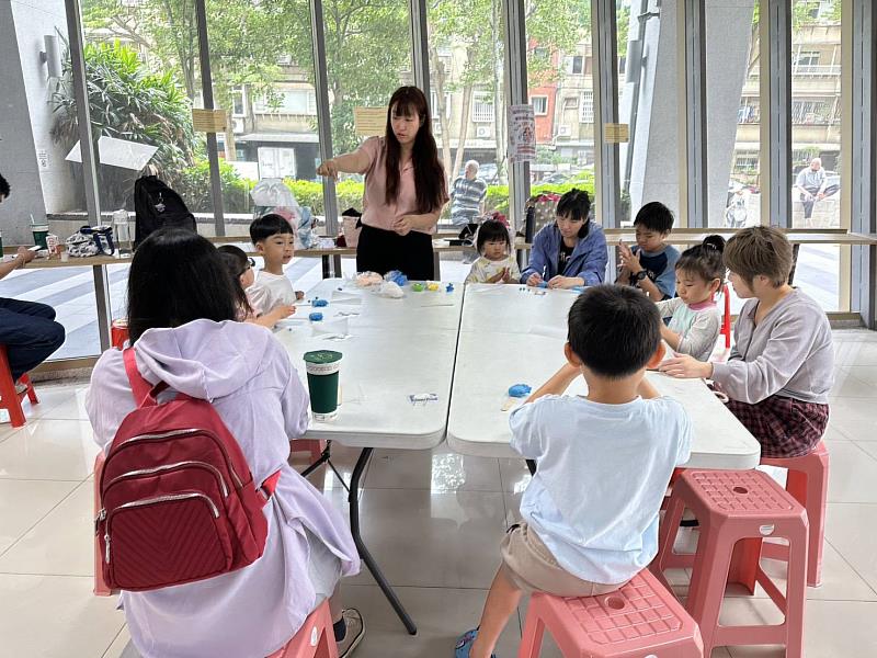 媽咪的午後悠閒時光-親子捏塑課程