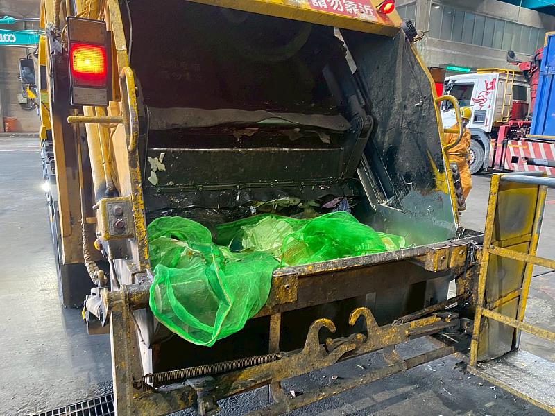 嘉義縣環保局退運垃圾車 呼籲民眾依規定分類