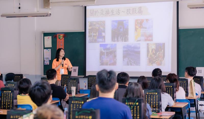 文藻外大校園開放日吸引眾多國高中職學生報名參加。