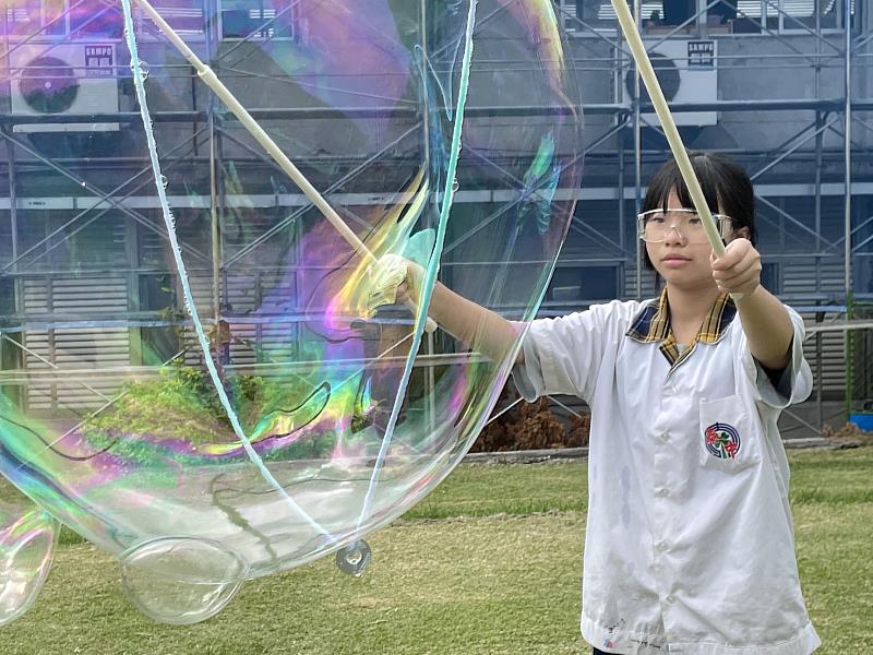 趣味解謎點燃科學魂 2025希望閱讀杜邦山海科學營 臺東學子樂在其中