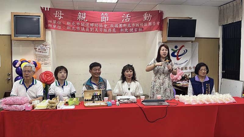 新北市議員劉美芳致詞