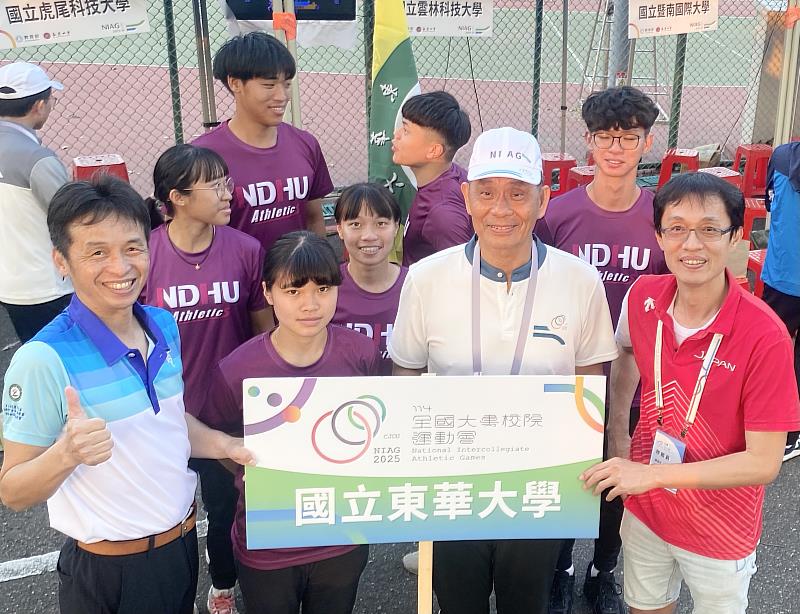 徐輝明校長參加開幕。