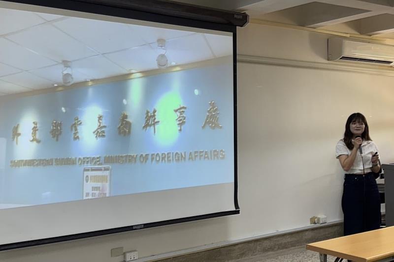 南大校友中心見習說明會邀請曾參與公部門見習說明會的同學進行經驗分享