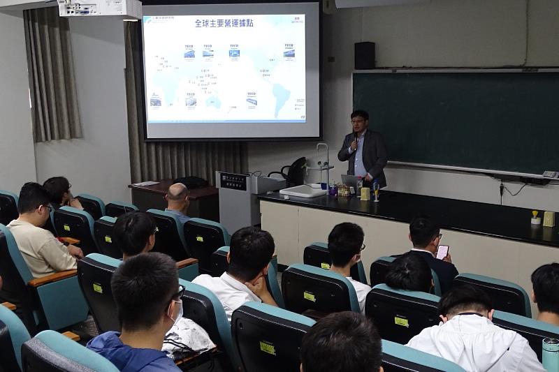 饒達仁教授以「製造業之數位轉型及淨零碳排」為題蒞南大演講,深入解析智慧工廠技術架構與實務應用