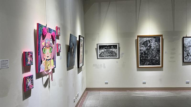 2025東華大學藝術與設計學系春季美展場內概況之一。
