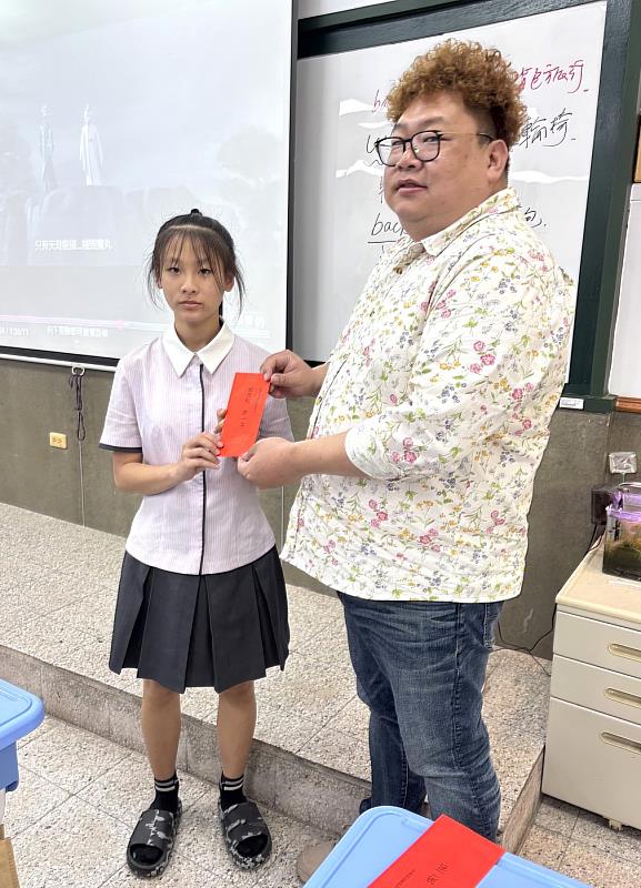 大仁科大寵物照護暨美容科第一名林羽涵
