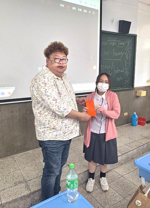 大仁科大多媒體設計科第一名陳咨淇