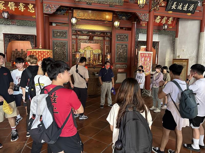「府城城垣三ＯＯ年系列活動」藉由一系列的講座、走讀等活動，帶領民眾從不同視角認識府城城牆與各地區歷史的演變。