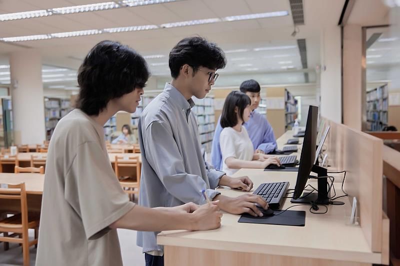 歡迎具教學熱誠與數位興趣的學士畢業生，加入中等資訊教師培育學分班。
