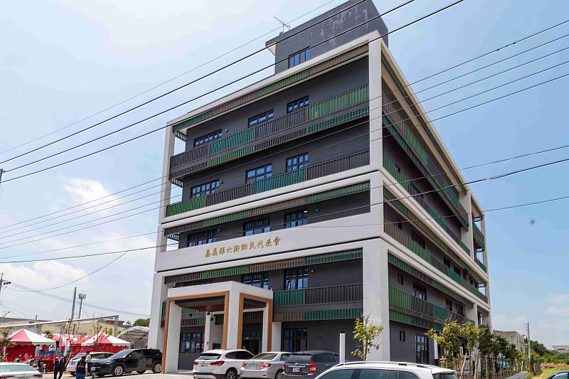 嘉義縣長翁章梁主持六腳鄉公所新建行政大樓啟用剪綵