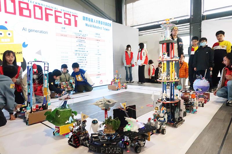 嘉義學子代表台灣參與「2025Robofest世界機器人大賽」-3
