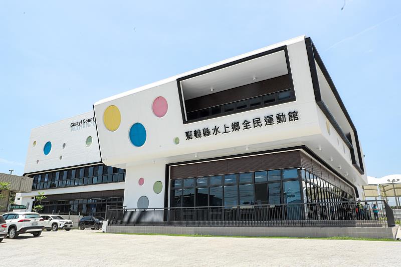 翁章梁縣長視察嘉義縣首座全民運動館-1