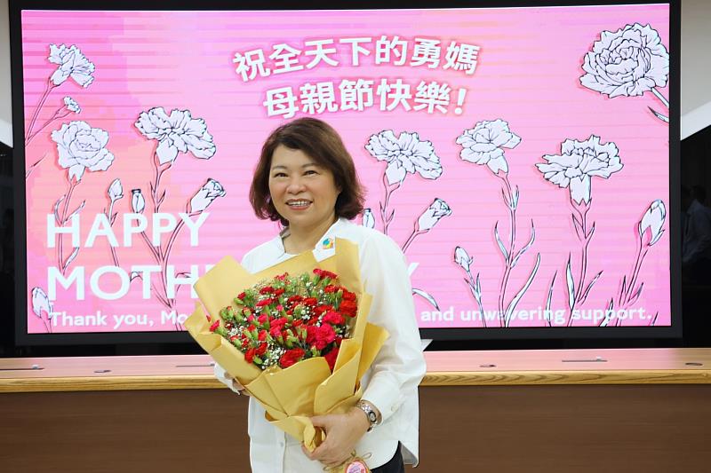 0 黃敏惠市長祝全天下的媽媽們母親節快樂