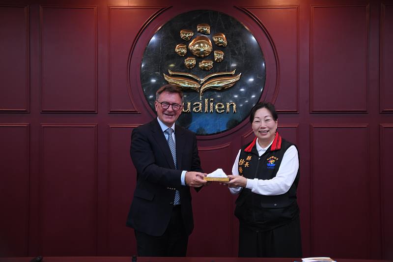 German Delegation Visits HL to Strengthen TW-DE Ties