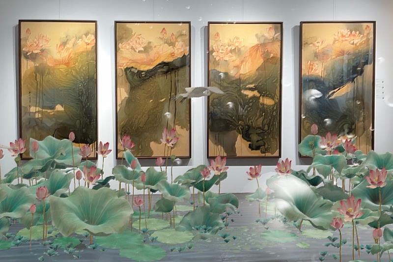 作品「亭亭玉立」藉由科技精心雕琢出的荷塘一隅。