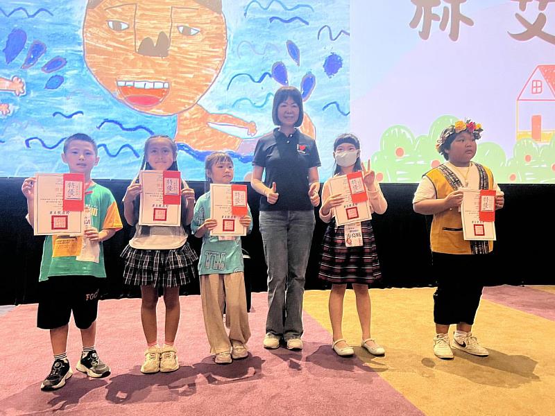 臺東響應國際家庭日！珍愛家庭圖文畫作、親子電影共創幸福時光