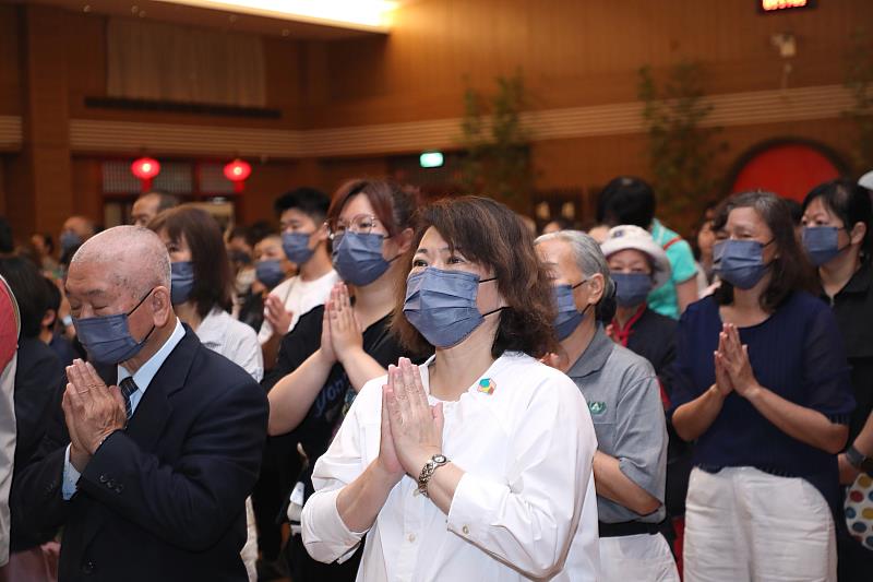 0_黃敏惠市長參加浴佛大典 祈願社會祥和 (1)