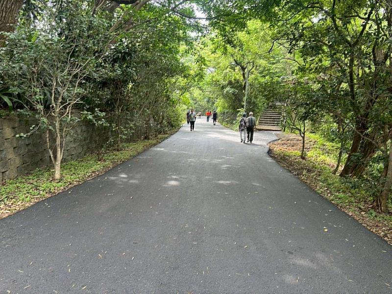 十八尖山路面刨鋪完工後照片。