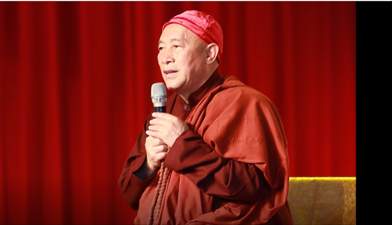 圖說2 心道法師於圓滿開示影片中勉勵弟子，要深刻體會大悲十心，十心中的每一個心都可以讓人們證悟。(圖片提供/靈鷲山佛教教團)
