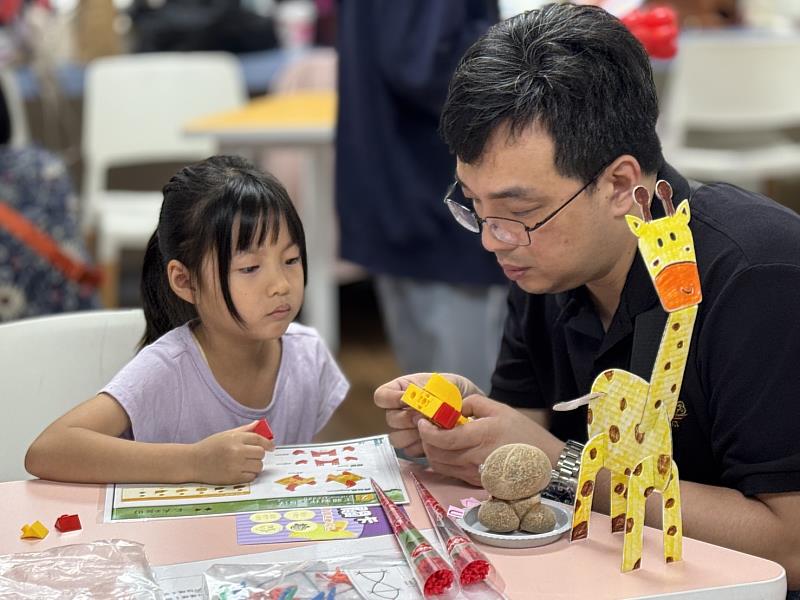 珍愛母親親子園遊會設計眾多有趣攤位提供親子創意手作