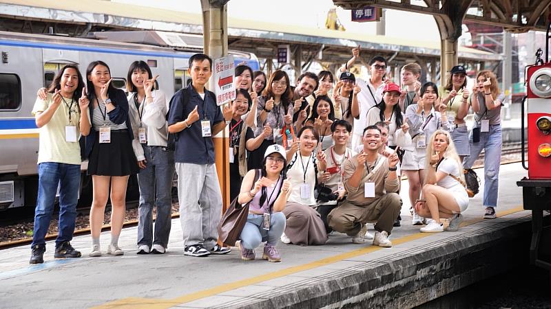 0 Welcome to Chiayi ! 光林我嘉公車小旅行-18國旅客共遊體驗木都魅力 (3)