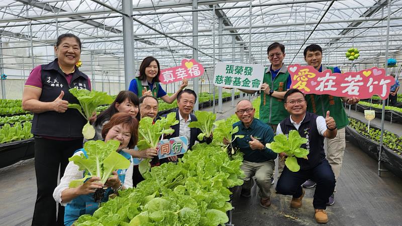 圖說四、豐收的蔬菜讓現場參加的貴賓讚不絕口