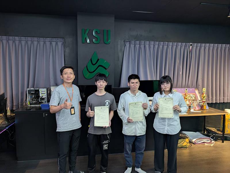 專業學程證書獲獎學生合影