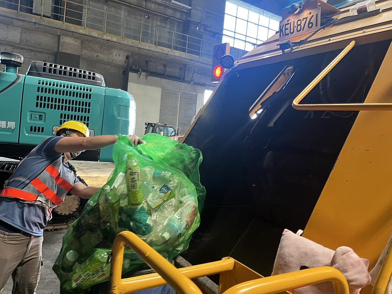垃圾分類玩真的！嘉縣又退一輛自家垃圾車
