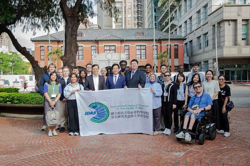 20名國際學生拜訪竹市府大合照