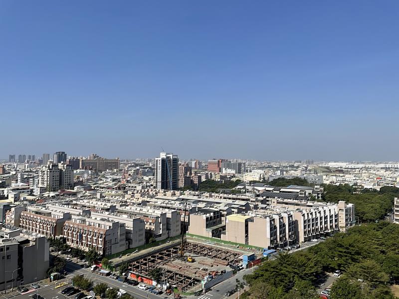 信義房屋在地專家張榮表示,近期觀察發現隨空間需求與物件增加,許多換屋族於此時進場找房。