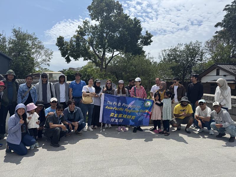 亞太區域研究博士班師生於將軍府合影留念。