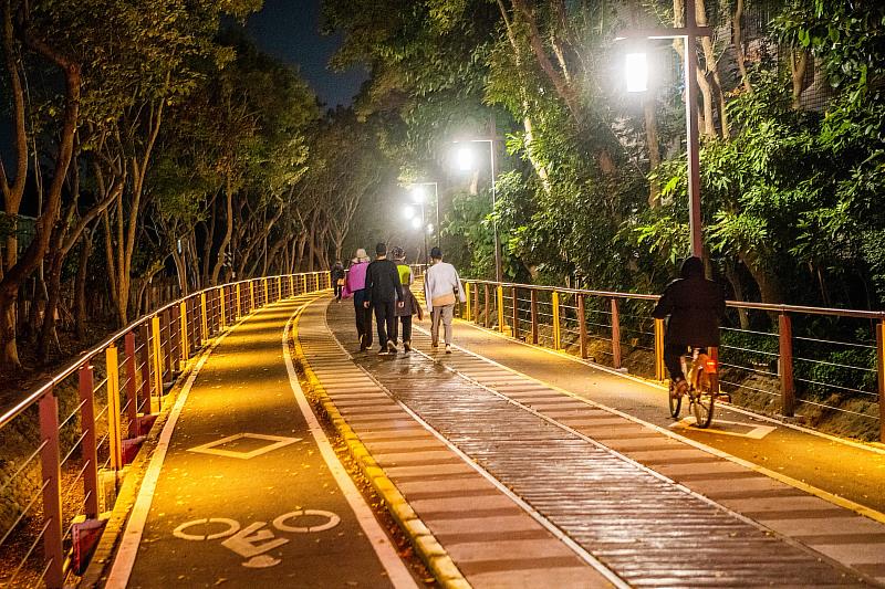 夜間照明影像