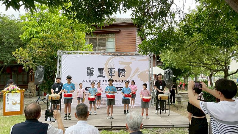 南華大學民族音樂學系舉辦「2025 USR擊響文化~假日擊鼓營成果展」，與國小學童一同展演。