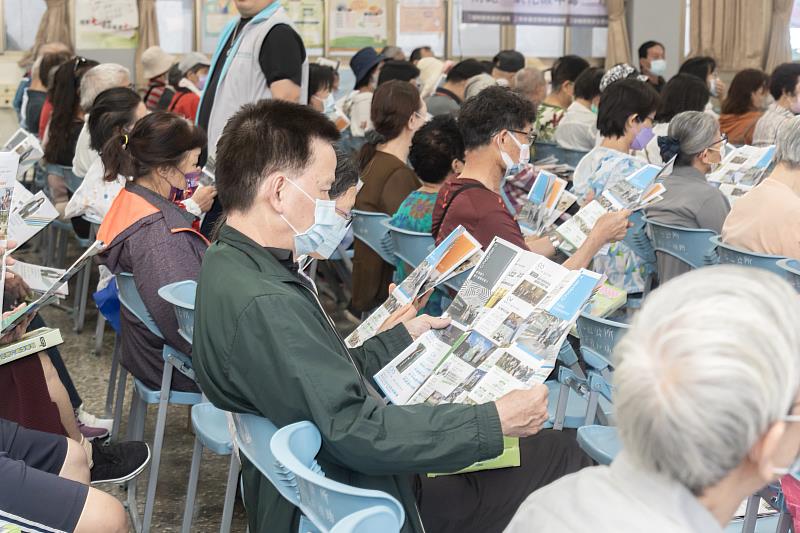 鄰長關心各項政策及市民福祉。