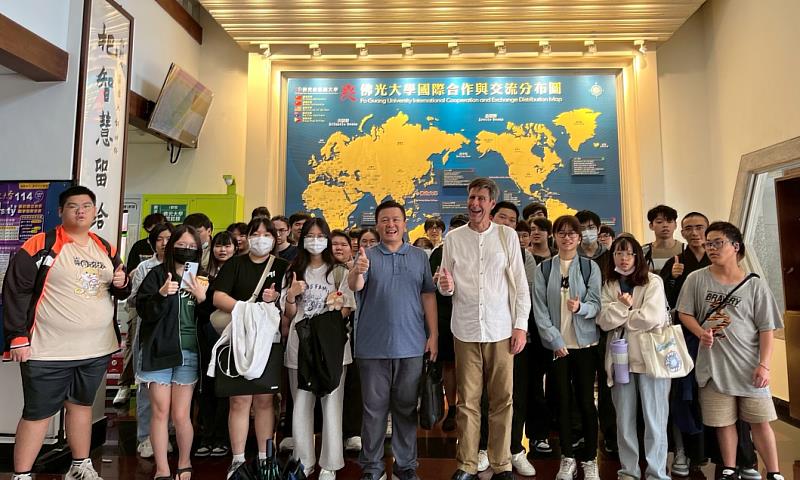佛光大學帶領學生批判性思考文化再現與永續議題的深層關聯。