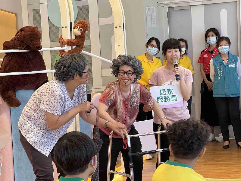 嘉義縣長照向下扎根計畫 世代共融培養孩子同理心
