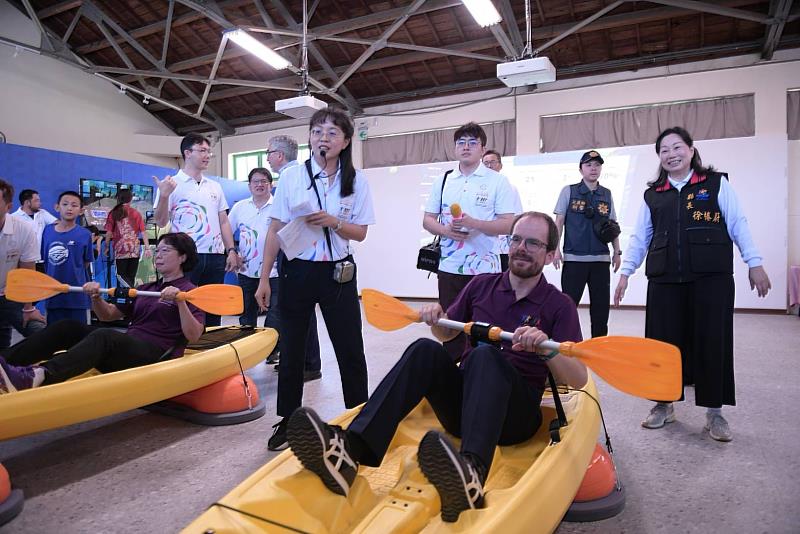 花蓮縣運動休閒園區「數學互動展館」,也特別將2026國際少年運動會ICG主題融入,放置結合科技的互動裝置,讓參與者體驗運動的快樂,ICG執行委員代表團親自體驗,現場氣氛歡樂融洽。