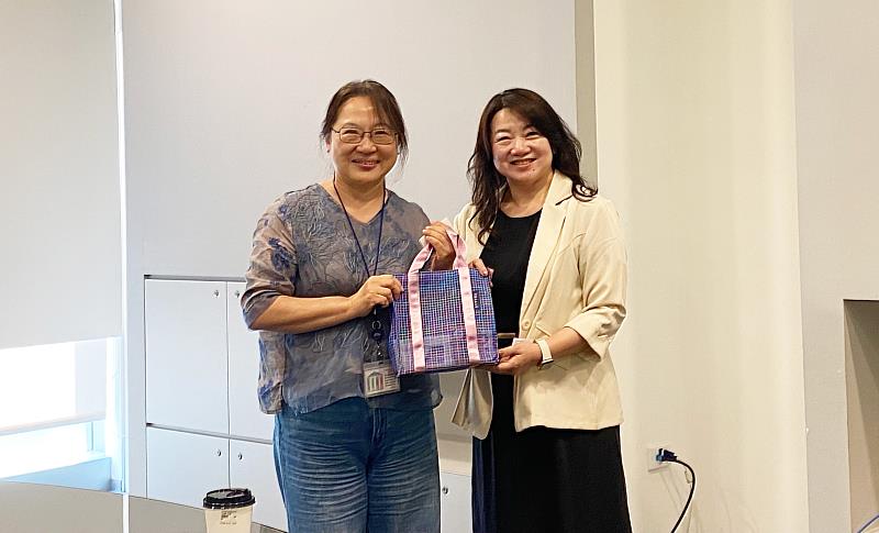 學務處李亦君學務長拜訪中華航空公司洽談未來合作計畫。