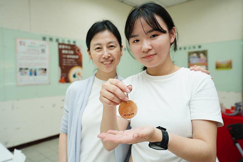 文化大學在申請入學第二階段面試推出一系列實作體驗活動,包括文創設計、自然教育及跨領域創客手作,讓考生家長紓壓。