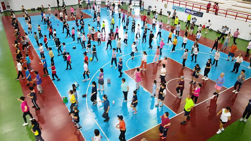 動起來，更健康！嘉義市300民眾熱力參與，運動飆汗贏健康！