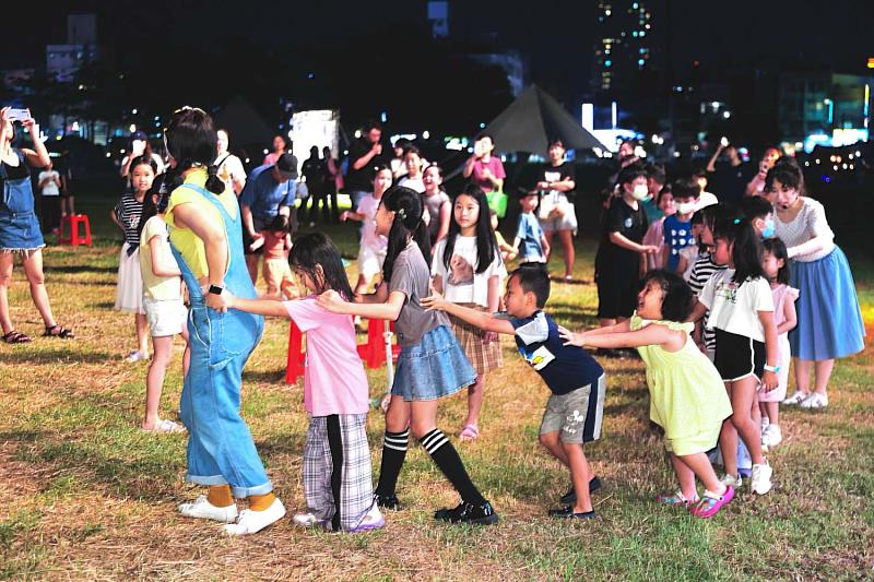 「2025風城野營祭」熱鬧開幕-「搖擺營火舞」