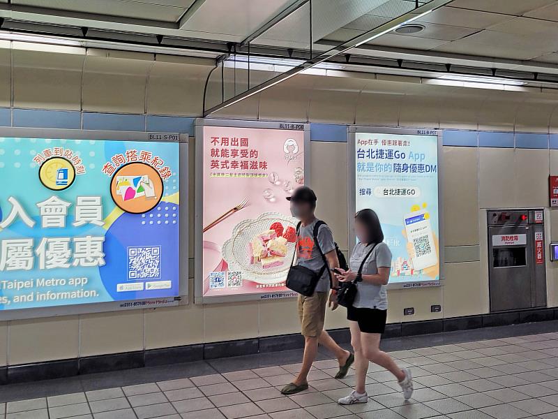 唐舖子進駐西門町,用燈箱廣告點亮旅客視野。(圖:台灣摩菲爾提供)