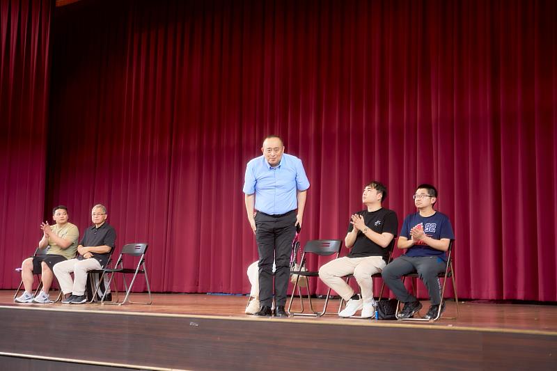 開大郭晉源副校長到場鼓勵學生