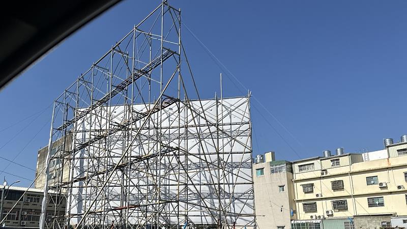 嘉義縣政府6月起強制拆除違規廣告，保障用路人安全-2