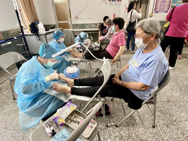 台東嘉義縣「足步踏實 公益剪趾」交流活動