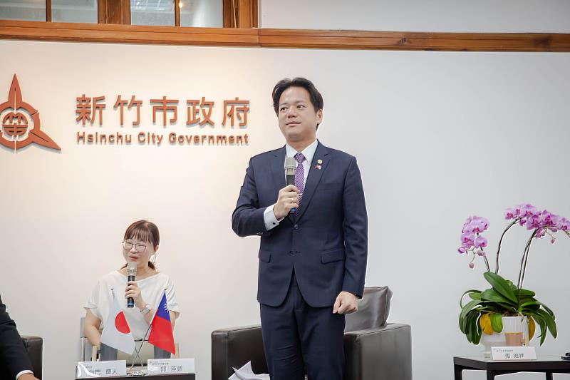 邱臣遠代理市長致詞。