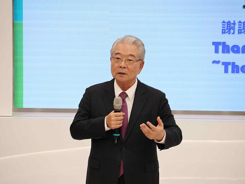 許勝雄強調，企業的終極使命不在於規模，而是責任。他認為「企」字去人則止，他以極簡之筆指出「企業的核心是人」，「企」若無人，即止步不前。