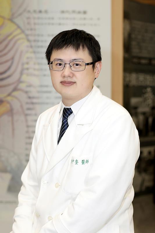 花蓮慈濟醫院中醫預防醫學中心副主任陳中奎醫師提醒民眾，在氣溫上升、濕氣加重的時節，應適時調養身體，預防不適，維持健康。