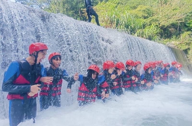 烈火青春山野冒險營