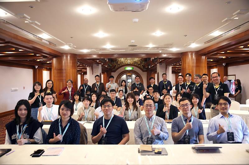 FISS春季學校安排國際頂尖學者親自指導培訓30名年輕學員。